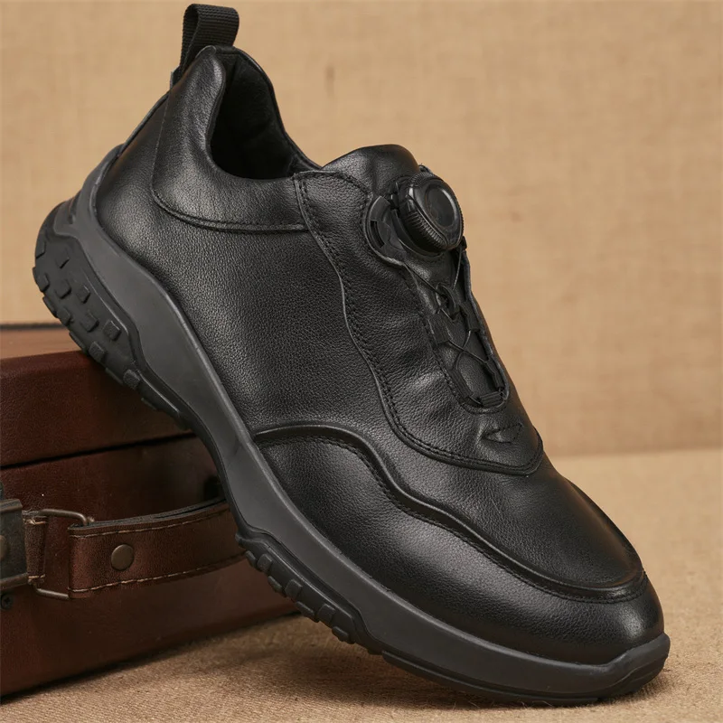Мужские повседневные кроссовки из натуральной кожи, дышащая прогулочная обувь, легкая удобная спортивная обувь, модные спортивные уличные туфли на плоской подошве 
Мужские повседневные кроссовки из натуральной кожи, дышащая прогулочная обувь, легкая удобная спортивная обувь, модные спортивные уличные туфли на плоской подошве