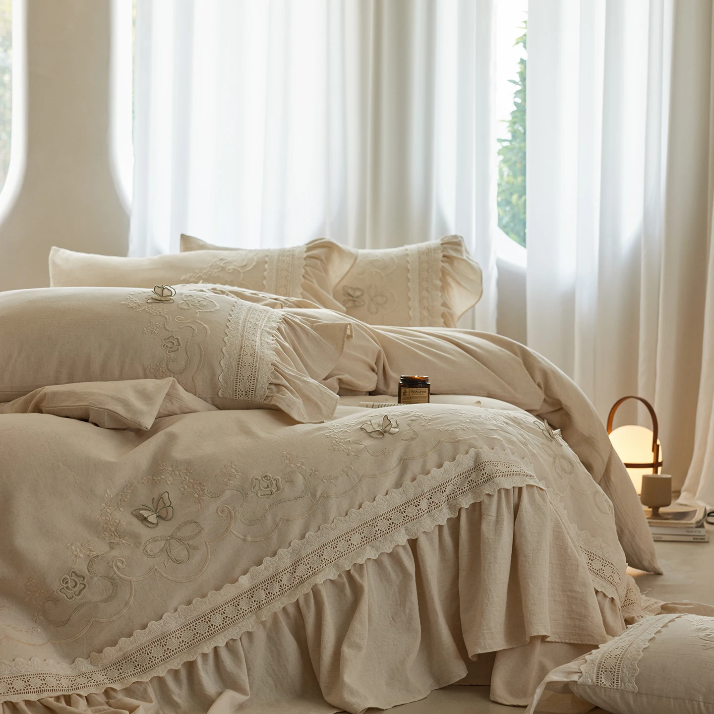Lace Ruffles Flower Butterfly Embroidery Bedding Set 20% Linen and 80% Cotton Duvet Cover Flat/Fitted Bed Sheet Pillowcase 4Pcs
Lace Ruffles Flower Butterfly Embroidery Bedding Set 20% Linen and 80% Cotton Duvet Cover Flat/Fitted Bed Sheet Pillowcase 4Pcs