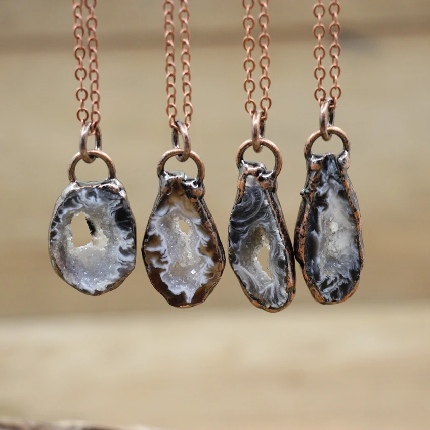 Natural Agates Geode Slice Antique Copper Pendant Bronze Bezel Raw Druzy Drusy Slab Charms Vintage Necklaces Boho Jewelry,QC3308
Natural Agates Geode Slice Antique Copper Pendant Bronze Bezel Raw Druzy Drusy Slab Charms Vintage Necklaces Boho Jewelry,QC3308