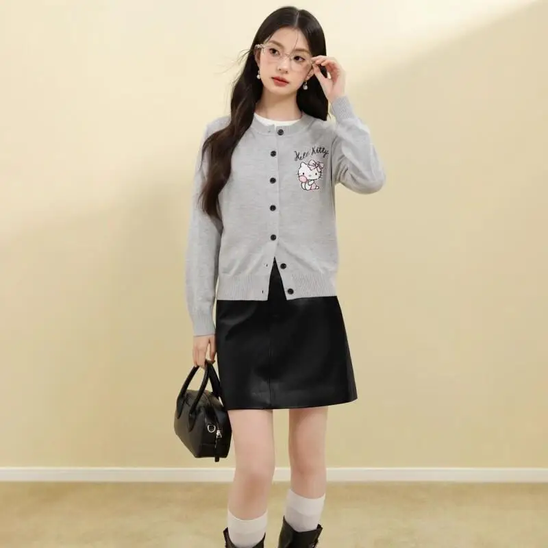 Hello Kitty Thin Cartoon Letter Embroidery Knit Versatile Sweater Coat Women Gentle Style Fresh Sweet Short Round Neck Sweater
Hello Kitty Thin Cartoon Letter Embroidery Knit Versatile Sweater Coat Women Gentle Style Fresh Sweet Short Round Neck Sweater