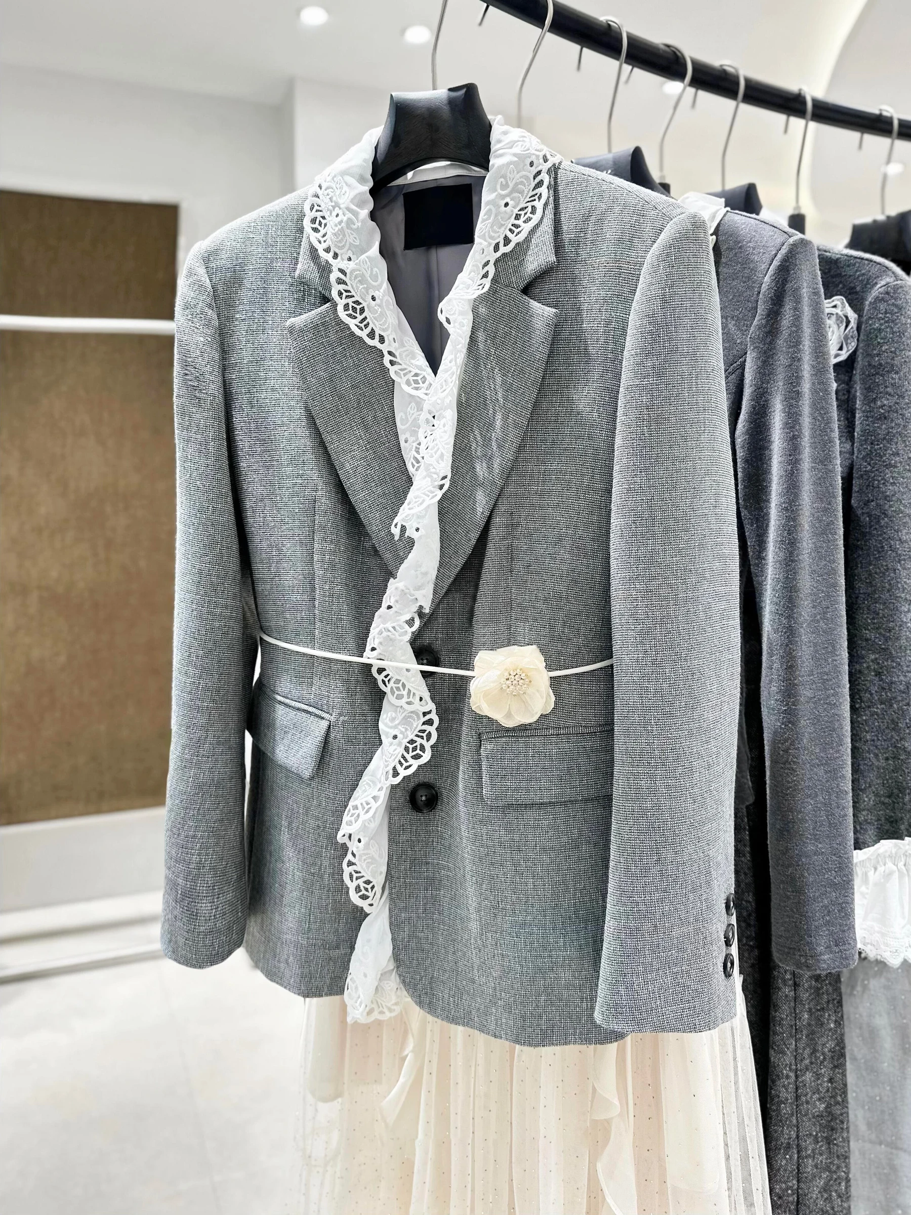 Elegant Lace Trimmed Women's Suit Jacket Unique Design French Style Polyester Nylon Composite Fiber Long Sleeve Regular Length
Elegant Lace Trimmed Women's Suit Jacket Unique Design French Style Polyester Nylon Composite Fiber Long Sleeve Regular Length