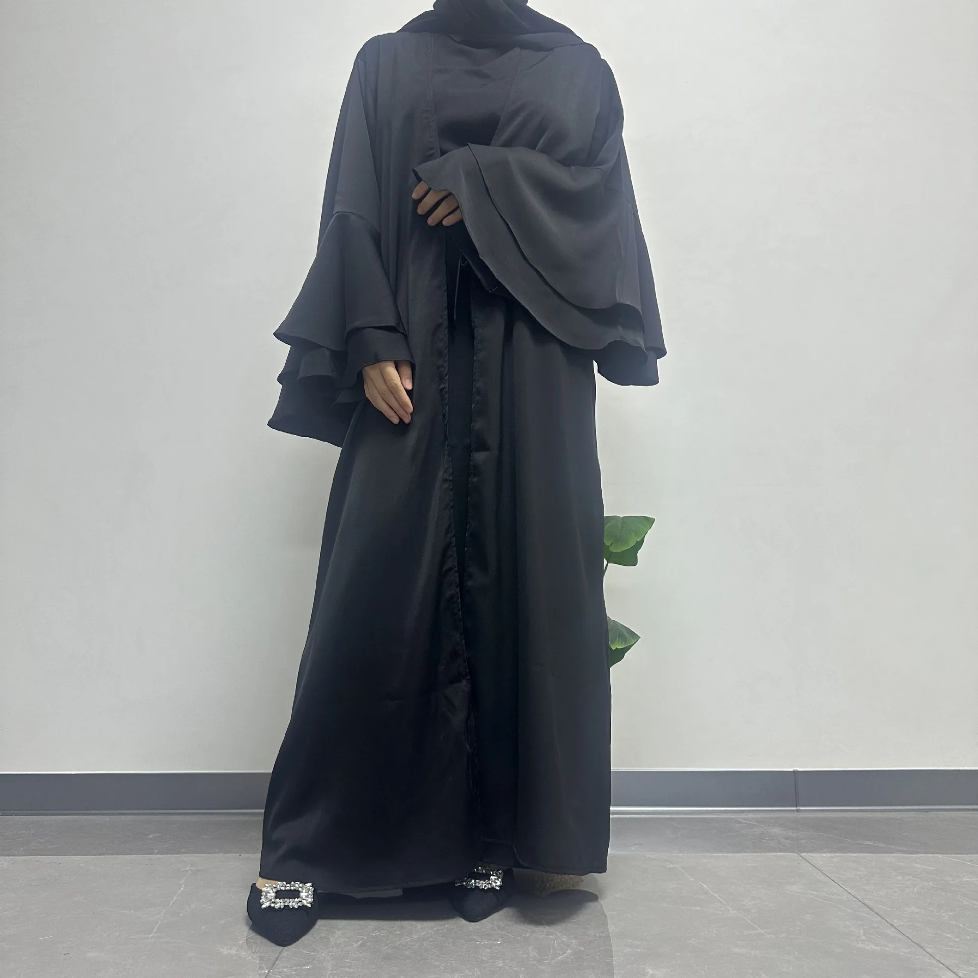 Modest Muslim Women 2 Piece Satin Abaya Dubai Turkey Kaftan Kimono Cardigan and Sleeveless Dress Set Eid Ramadan Jalabiya Outfit
Modest Muslim Women 2 Piece Satin Abaya Dubai Turkey Kaftan Kimono Cardigan and Sleeveless Dress Set Eid Ramadan Jalabiya Outfit
