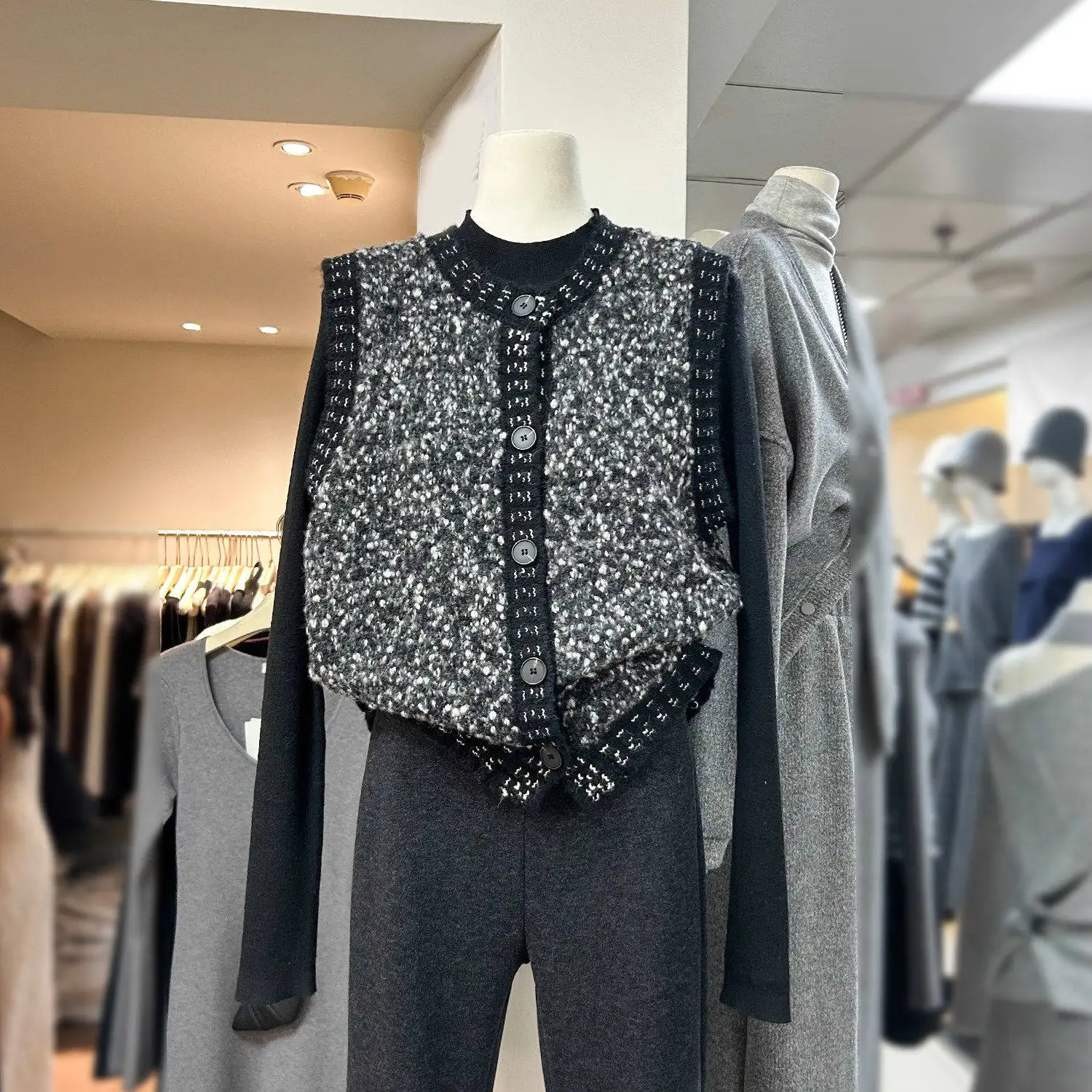 Loose Knitted Sweater Vest Top Women's Faion Dongda Gate round Ne Svel Cardigan Sle Outerwear Winter 2025
Loose Knitted Sweater Vest Top Women's Faion Dongda Gate round Ne Svel Cardigan Sle Outerwear Winter 2025