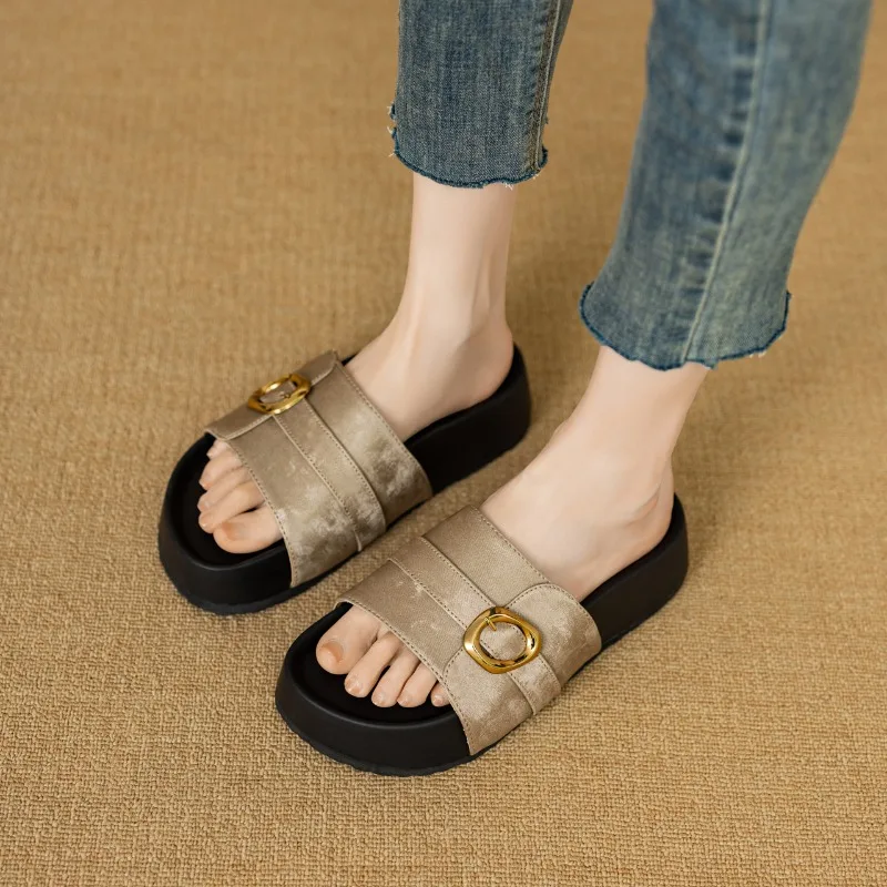 2025 Fashion Slippers Women's Luxury Summer Platform New Retro Elegant Breathable Outdoor Thick Soled Walking Shoes 35-40
2025 Fashion Slippers Women's Luxury Summer Platform New Retro Elegant Breathable Outdoor Thick Soled Walking Shoes 35-40