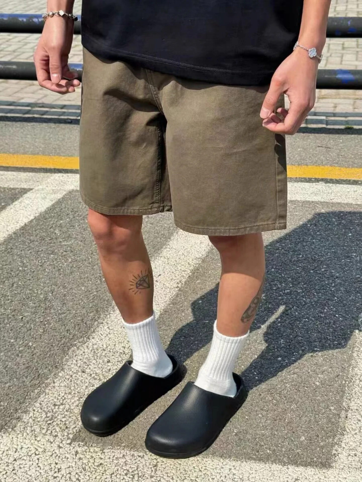 Retro American Casual Coffee Color Jeans Shorts Men Women CleanFit Slim Straight Five-Point Summer Fashion Youth Leisure
Retro American Casual Coffee Color Jeans Shorts Men Women CleanFit Slim Straight Five-Point Summer Fashion Youth Leisure