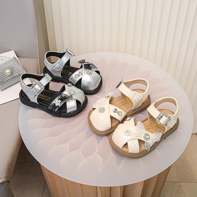 YUYIN 2026 New Summer Leather Sandals for Little Girls with Sparkling Flowers Closed-Toe Non-Slip Fashionable and Breathable
YUYIN 2026 New Summer Leather Sandals for Little Girls with Sparkling Flowers Closed-Toe Non-Slip Fashionable and Breathable