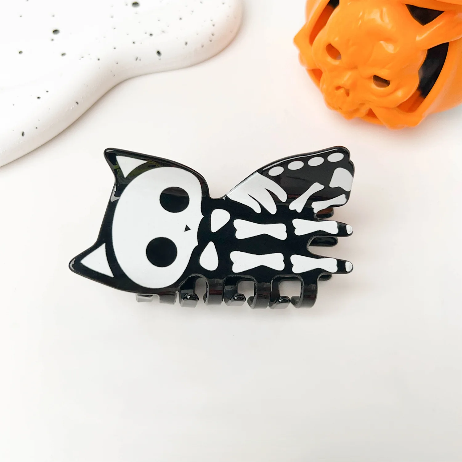 New-style Halloween funny grabber acrylic kitten skull retro hairpin, festive atmosphere dressing headwear
New-style Halloween funny grabber acrylic kitten skull retro hairpin, festive atmosphere dressing headwear