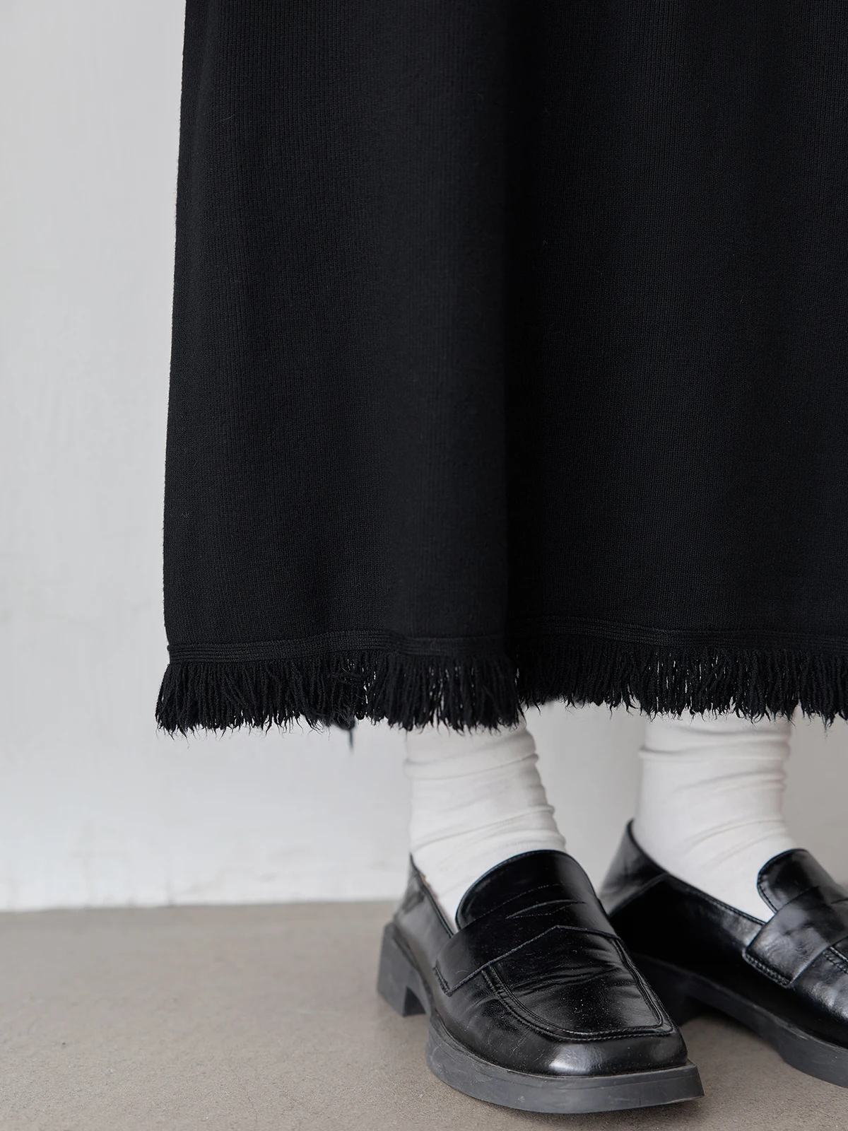 Новая вязаная юбка А-силуэта с высокой талией для женщин, весна 2026, с бахромой, универсальная, для офиса, в корейском стиле
Новая вязаная юбка А-силуэта с высокой талией для женщин, весна 2026, с бахромой, универсальная, для офиса, в корейском стиле