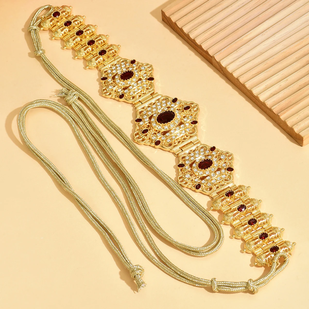 Arabian Ladies Robe Belt Inlaid With Rhinestones Adjustable Size Royal Vintage Style Bridal Wedding Belt Ladies Gift
Arabian Ladies Robe Belt Inlaid With Rhinestones Adjustable Size Royal Vintage Style Bridal Wedding Belt Ladies Gift