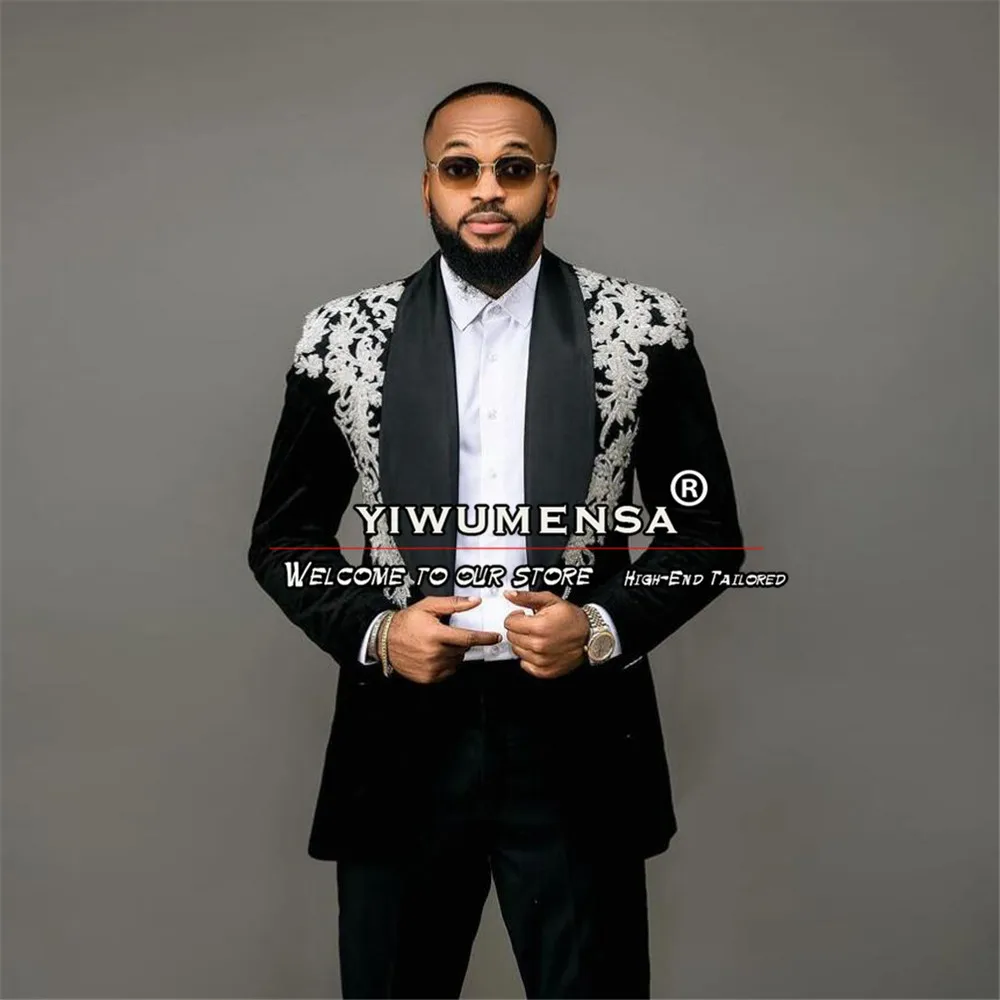 Elegant Groom Tuxedos Custom Made Applique Velvet Men Suits For Men Plus Size 2 Pieces Jacket Pants Business Party Costume Homme
Elegant Groom Tuxedos Custom Made Applique Velvet Men Suits For Men Plus Size 2 Pieces Jacket Pants Business Party Costume Homme