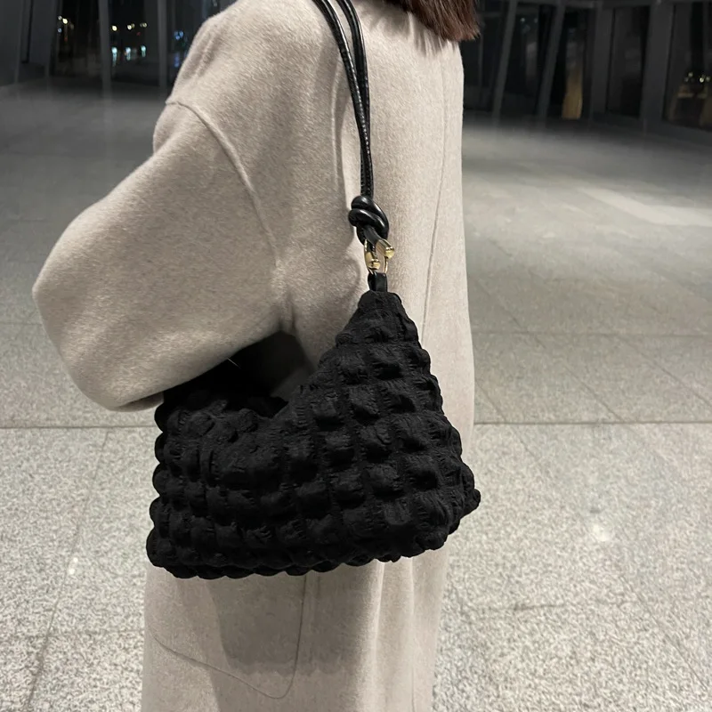 Soft Cloud Cotton Handbag 2023 Summer New Solid Color Women's Texture Shoulder Bag Elegant Versatile Simple Underarm Bag
Soft Cloud Cotton Handbag 2023 Summer New Solid Color Women's Texture Shoulder Bag Elegant Versatile Simple Underarm Bag