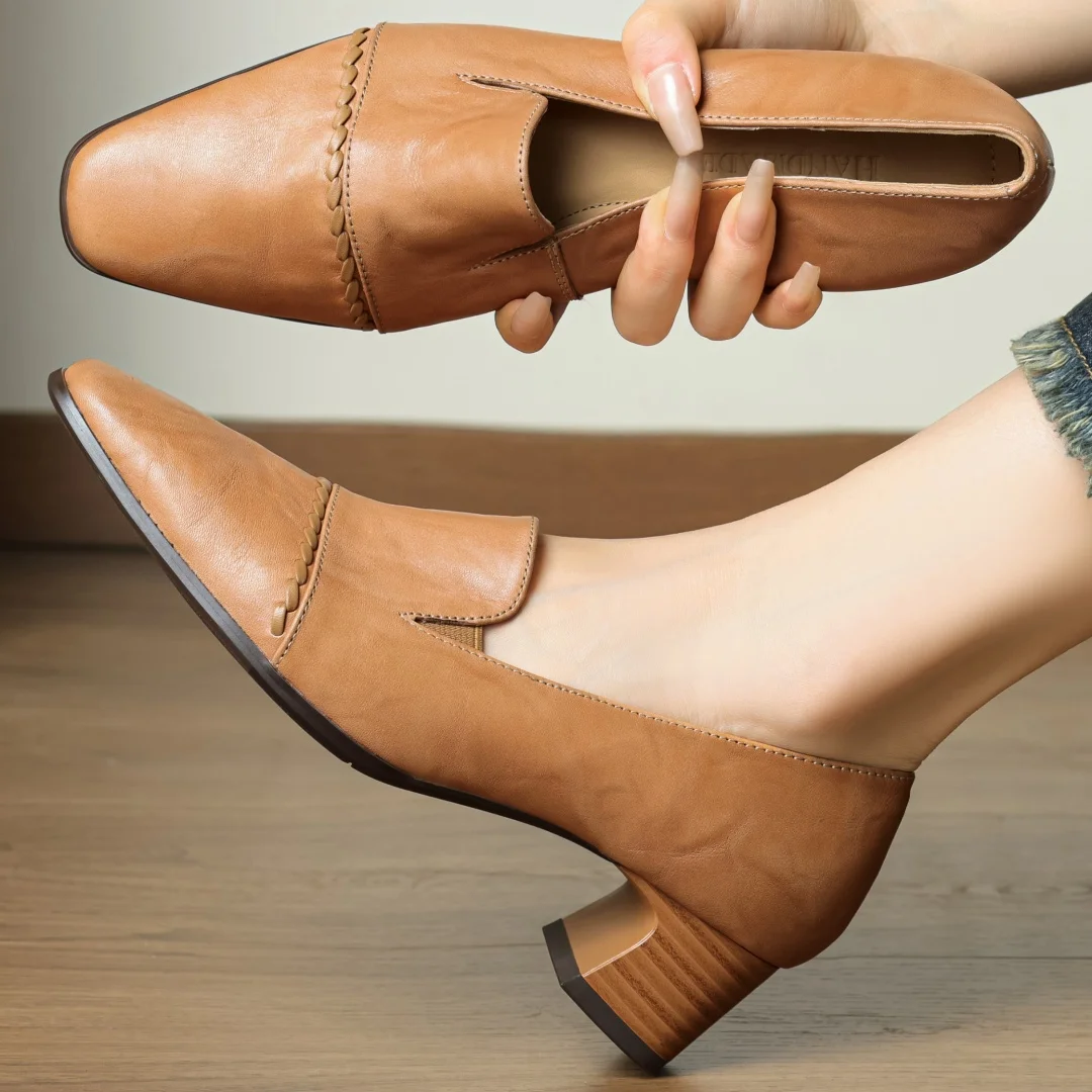 Женские туфли-лодочки без шнуровки из коровьей кожи в стиле пэчворк с квадратным носком, элегантные женские туфли на высоком толщиной 4,5 см, повседневные тонкие модельные туфли на каблуке
Женские туфли-лодочки без шнуровки из коровьей кожи в стиле пэчворк с квадратным носком, элегантные женские туфли на высоком толщиной 4,5 см, повседневные тонкие модельные туфли на каблуке