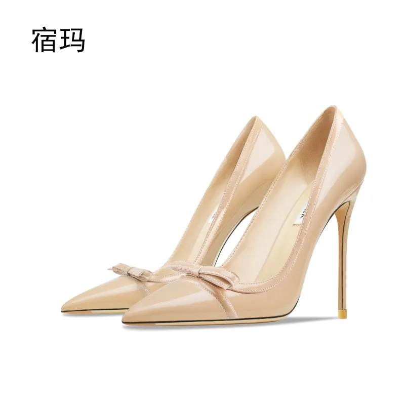 Женские туфли на высоком каблуке из лакированной кожи абрикосового цвета с бантом в 2023 году, новые сексуальные универсальные туфли на тонком каблуке с острым носком и неглубоким горлышком.
Женские туфли на высоком каблуке из лакированной кожи абрикосового цвета с бантом в 2023 году, новые сексуальные универсальные туфли на тонком каблуке с острым носком и неглубоким горлышком.