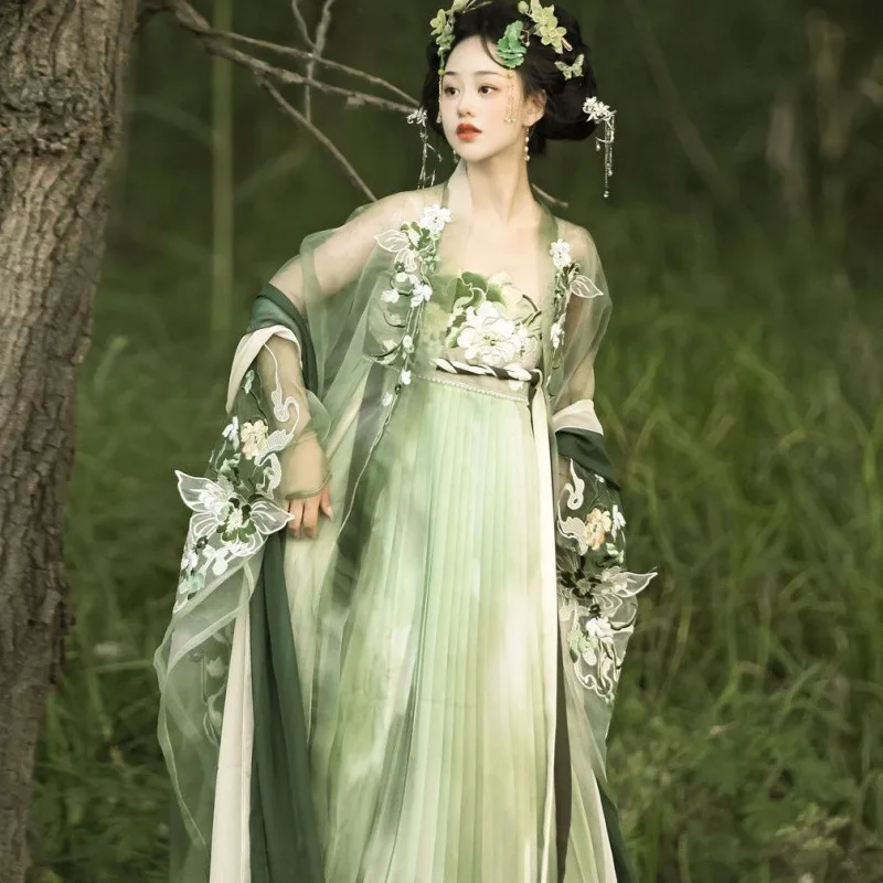 New adult Hanfu female heavy industry embroidery Chebula skirt Tang system big sleeve shirt super xian daily Hanfu
New adult Hanfu female heavy industry embroidery Chebula skirt Tang system big sleeve shirt super xian daily Hanfu