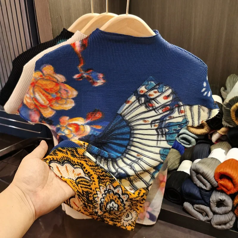 Плиссированная футболка Miyake, дизайнерская футболка с короткими рукавами и принтом в стиле ретро, тонкие плиссированные топы Miyake, женские, новинка лета 2023 г.
Плиссированная футболка Miyake, дизайнерская футболка с короткими рукавами и принтом в стиле ретро, тонкие плиссированные топы Miyake, женские, новинка лета 2023 г.