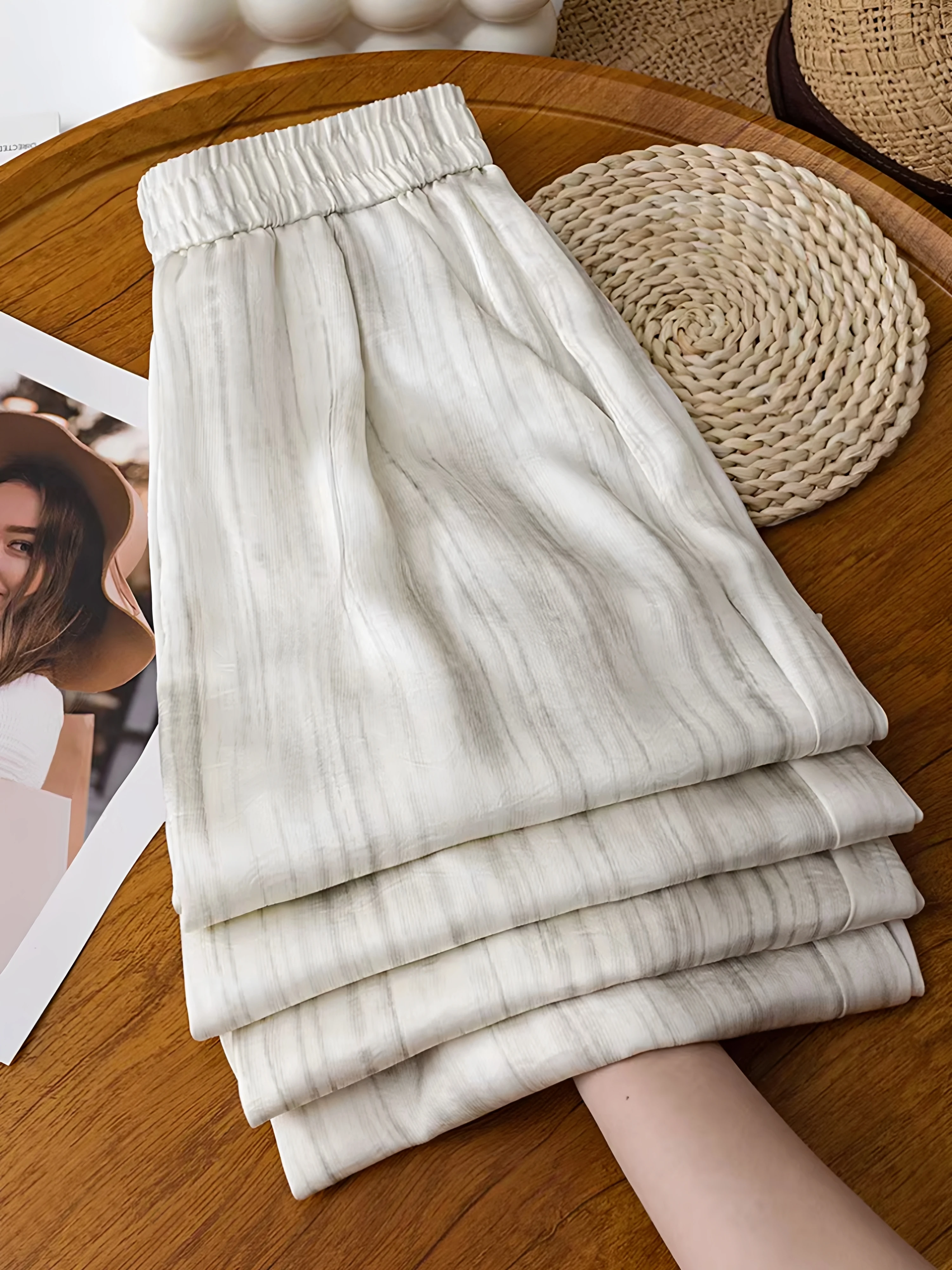 Ice Silk High Waist Loose Narrow Wide Leg Pants Women's Summer Thin Cool Straight Tube Sun Protection Pants Casual Style
Ice Silk High Waist Loose Narrow Wide Leg Pants Women's Summer Thin Cool Straight Tube Sun Protection Pants Casual Style