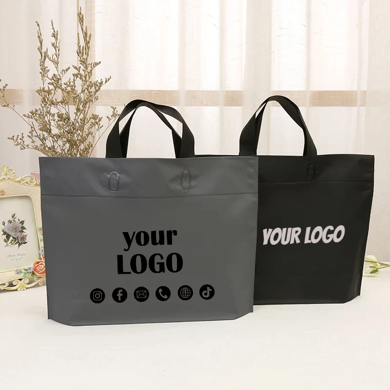 Customized logo frosted shopping bag plastic gift bag party event gift advertising packaging bag printing store name and address
Customized logo frosted shopping bag plastic gift bag party event gift advertising packaging bag printing store name and address