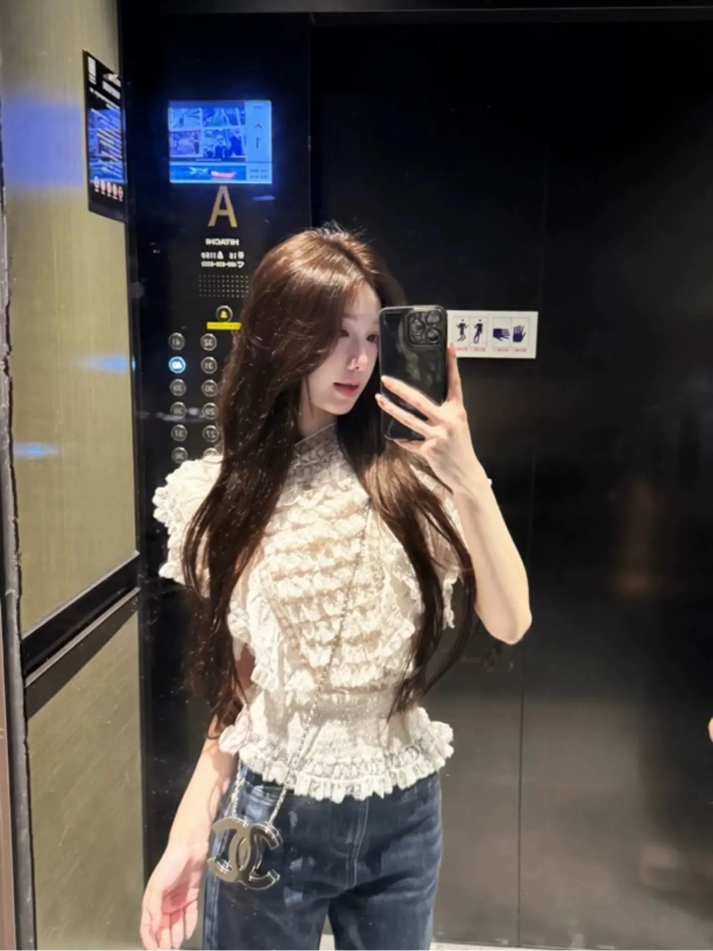 XZY Lace Short Sleeve Shirt Women's Slim Fit Beautiful Versatile Top Summer Fashion French Style Polyester Fiber Stand Collar
XZY Lace Short Sleeve Shirt Women's Slim Fit Beautiful Versatile Top Summer Fashion French Style Polyester Fiber Stand Collar