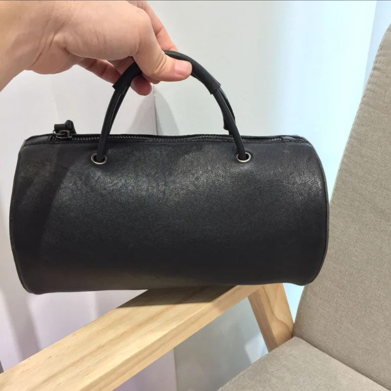 Elegant Solid Color Crossbody Bags Soft Sheepskin Luxury Genuine Leather Womens Shoulder Bag Fashion All-match Cylinder Bag
Elegant Solid Color Crossbody Bags Soft Sheepskin Luxury Genuine Leather Womens Shoulder Bag Fashion All-match Cylinder Bag