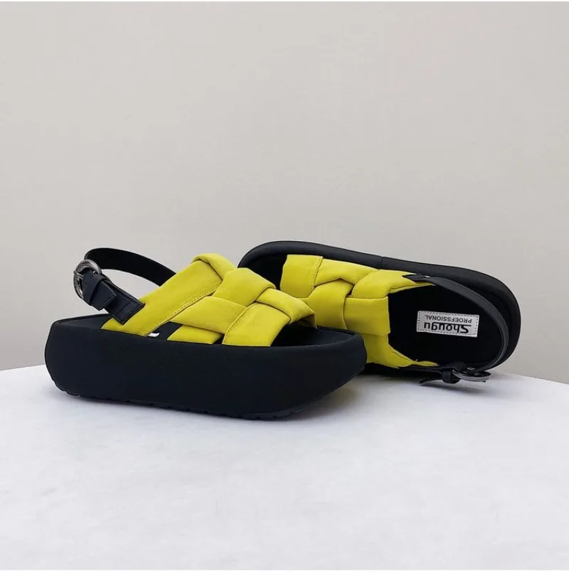 Luxury Designer Comfortable Platform Sandals 2026 Summer New Korean Version Round Head Woven One-word Buckle Beach Sandals Women
Luxury Designer Comfortable Platform Sandals 2026 Summer New Korean Version Round Head Woven One-word Buckle Beach Sandals Women