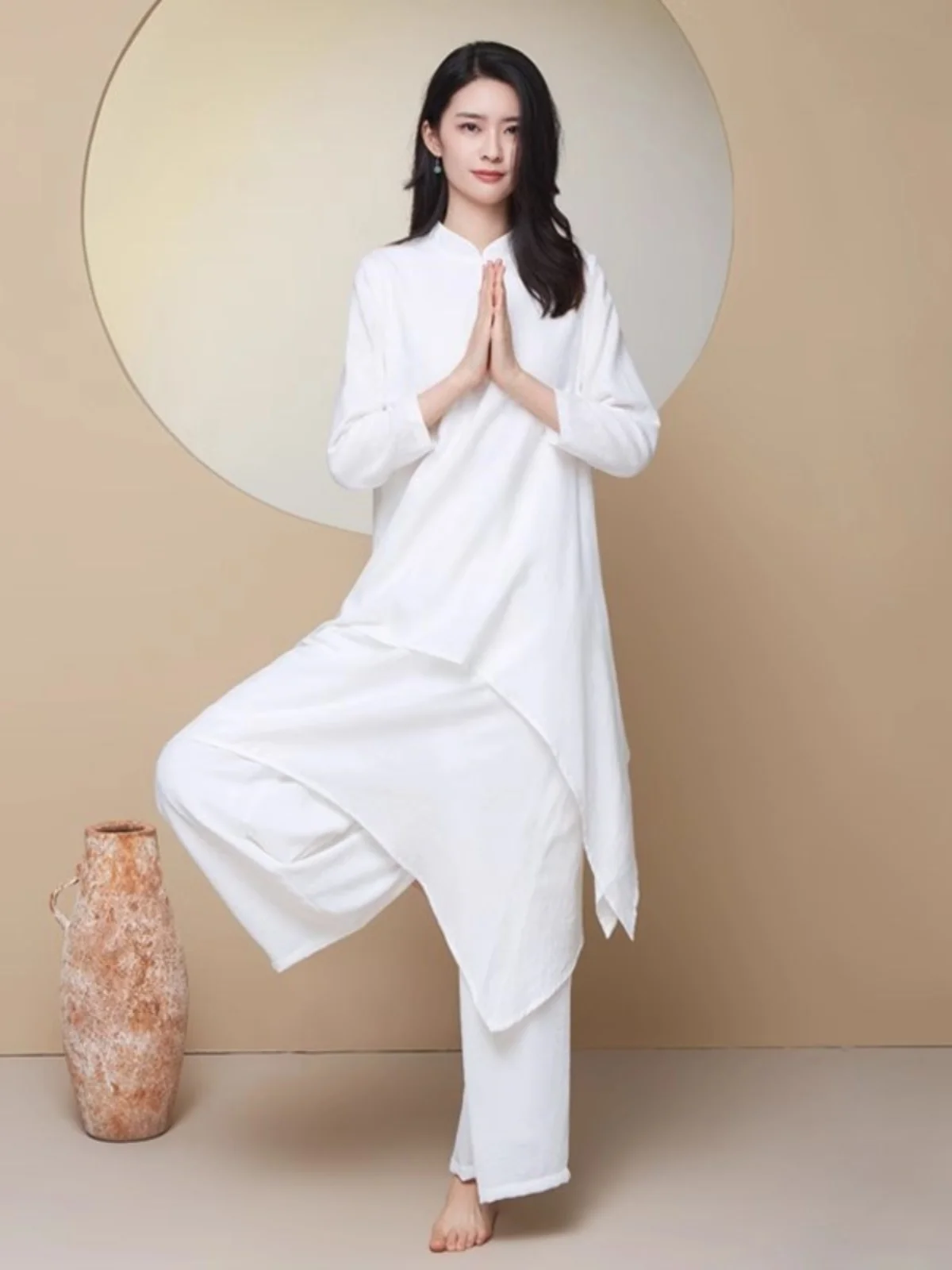 Комплект для чайной церемонии в стиле дзен: летний новый поступление, белый хлопок и лён, свободный топ, женская одежда для йоги, комплект из двух предметов
Комплект для чайной церемонии в стиле дзен: летний новый поступление, белый хлопок и лён, свободный топ, женская одежда для йоги, комплект из двух предметов