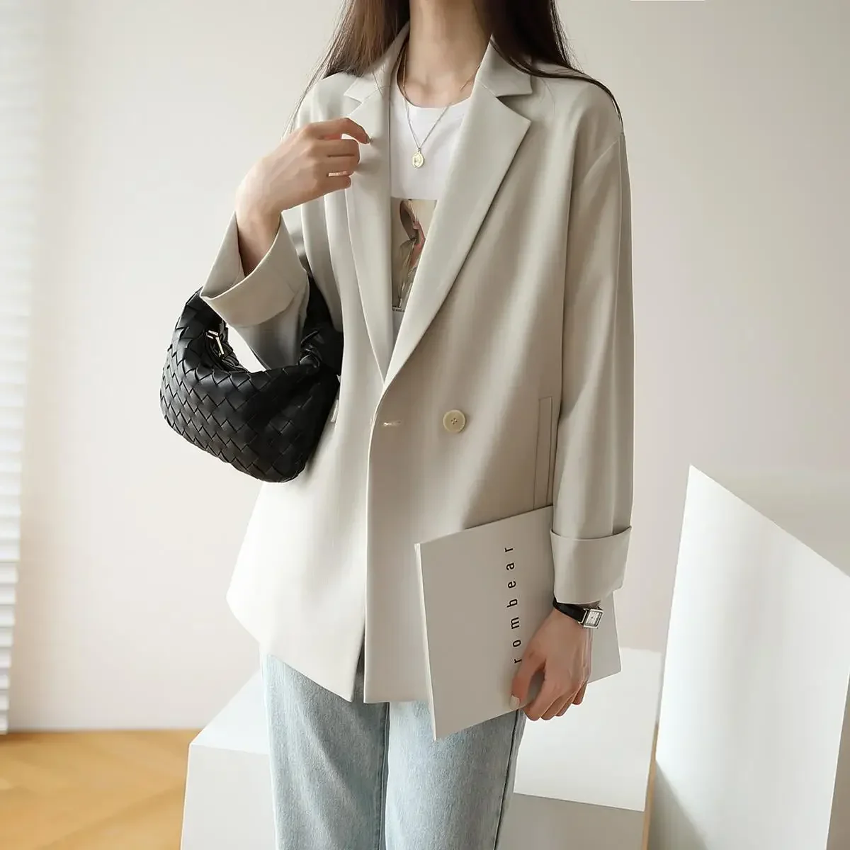 Long Loose White Women's Blazers Jacket Dress Over Clothing Female Coats and Jackets Outerwear Simple Cheap Stylish Korean Style
Long Loose White Women's Blazers Jacket Dress Over Clothing Female Coats and Jackets Outerwear Simple Cheap Stylish Korean Style