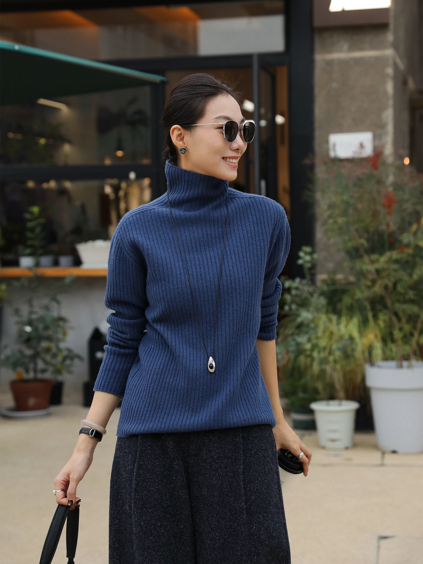 Женский шерстяной свитер Zhou Zhouquan с высоким воротником, весенняя новинка, теплый, облегающий, вязаный, базовый, длинный
Женский шерстяной свитер Zhou Zhouquan с высоким воротником, весенняя новинка, теплый, облегающий, вязаный, базовый, длинный