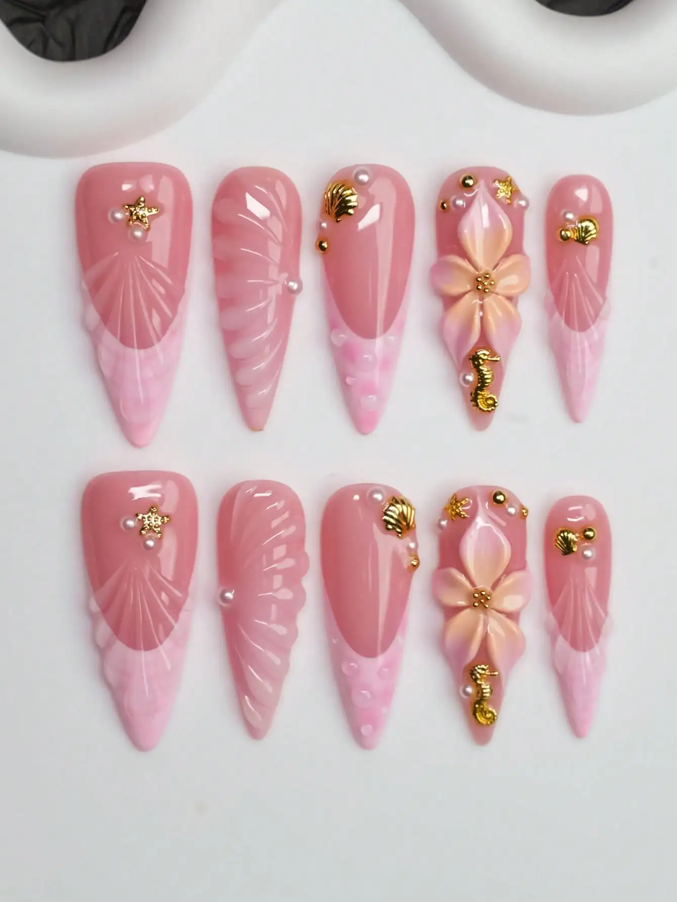 10pcs/Set Handmade Almond-Shaped Nail Tips With Ocean Theme, Y2K Baddie Style, Nude & Pink Nail Plates With French Tips, Carved
10pcs/Set Handmade Almond-Shaped Nail Tips With Ocean Theme, Y2K Baddie Style, Nude & Pink Nail Plates With French Tips, Carved