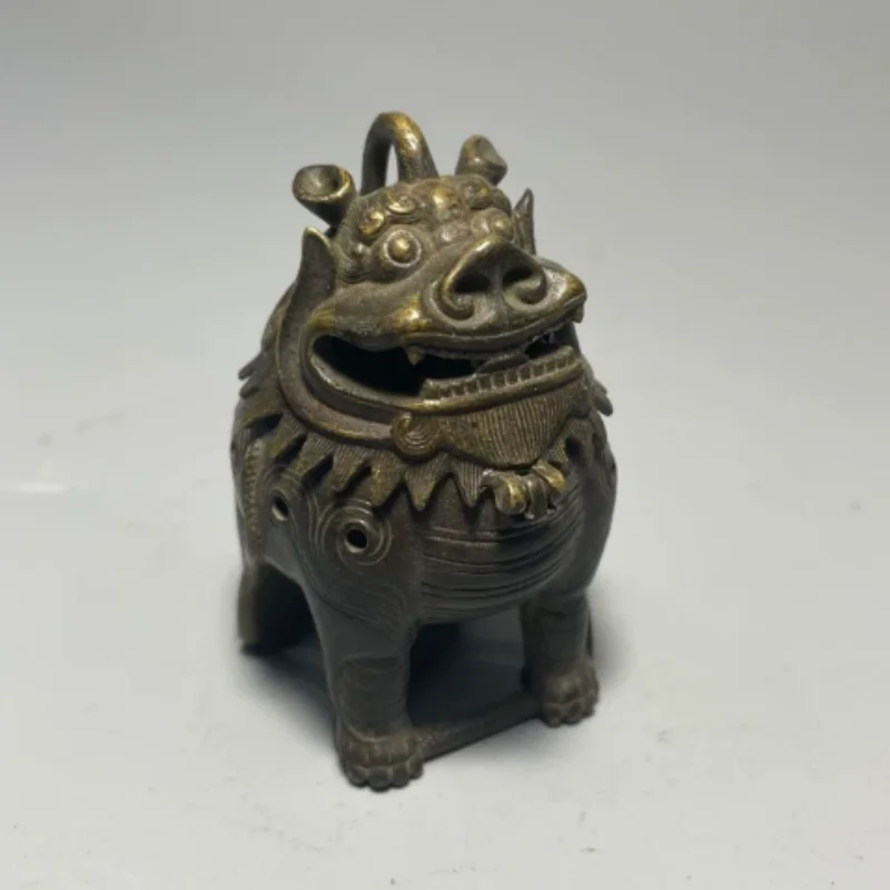 Antique copper mini auspicious beast incense burner ornament Suanni handle piece folk art collection crafts
Antique copper mini auspicious beast incense burner ornament Suanni handle piece folk art collection crafts