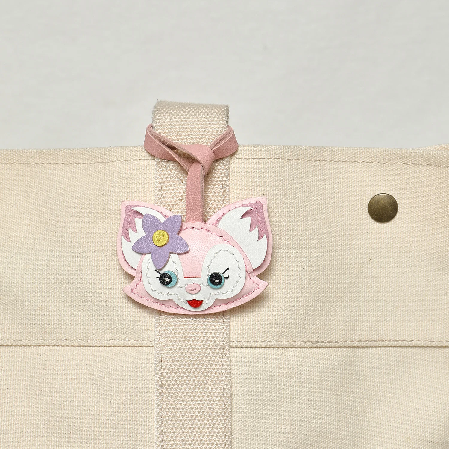 Handmade Sheepskin Cute Fox Head Real Leather Bag Charm KeyChain Kawaii Animal Bag Backpack Charms Couple Friend Jewelry Gift
Handmade Sheepskin Cute Fox Head Real Leather Bag Charm KeyChain Kawaii Animal Bag Backpack Charms Couple Friend Jewelry Gift