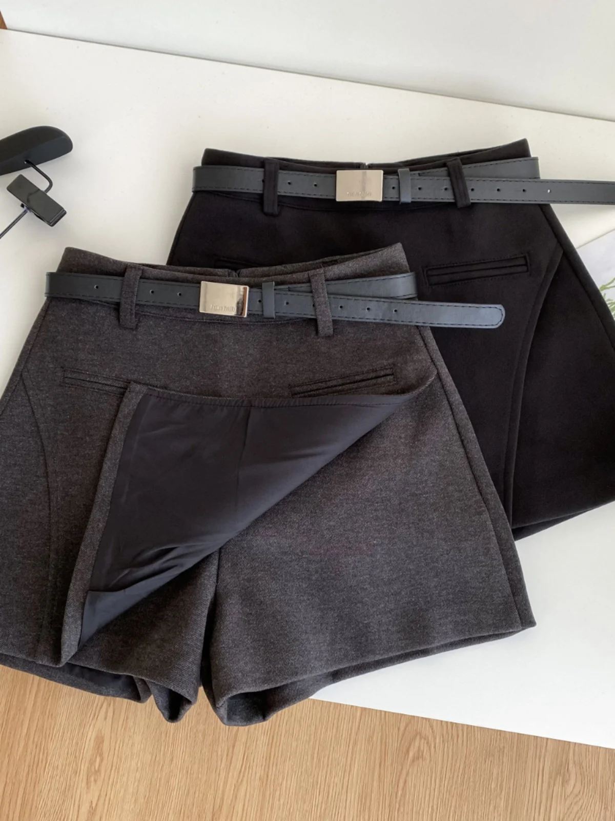 Gray Irregular Skirt Shorts Belt Fashion Woman 2025 Elegant Women'S Clothing Short Pants Women High Waist Black Office Shorts
Gray Irregular Skirt Shorts Belt Fashion Woman 2025 Elegant Women'S Clothing Short Pants Women High Waist Black Office Shorts