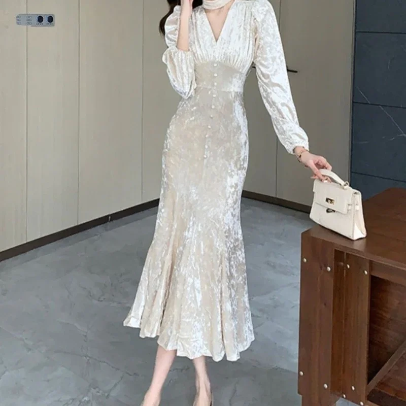 Fishtail medium and long dress women's French temperament sexy collar long-sleeved dress
Fishtail medium and long dress women's French temperament sexy collar long-sleeved dress