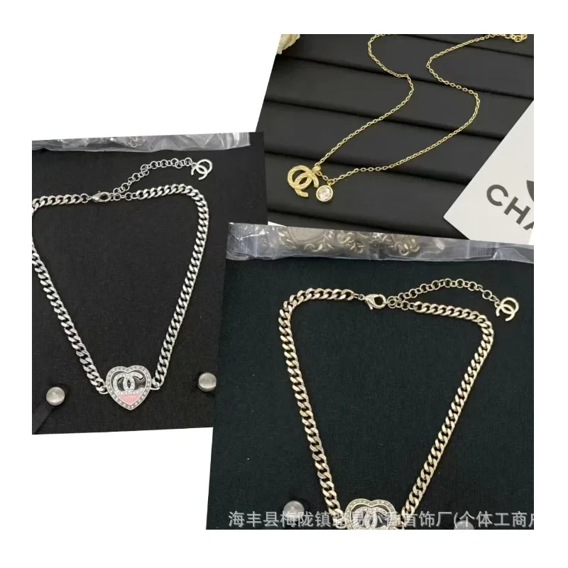 Double Necklace Women Are Suitable for Matching with Low-necked Square-necked Tops or Enhancing The Sense of Sophistication
Double Necklace Women Are Suitable for Matching with Low-necked Square-necked Tops or Enhancing The Sense of Sophistication