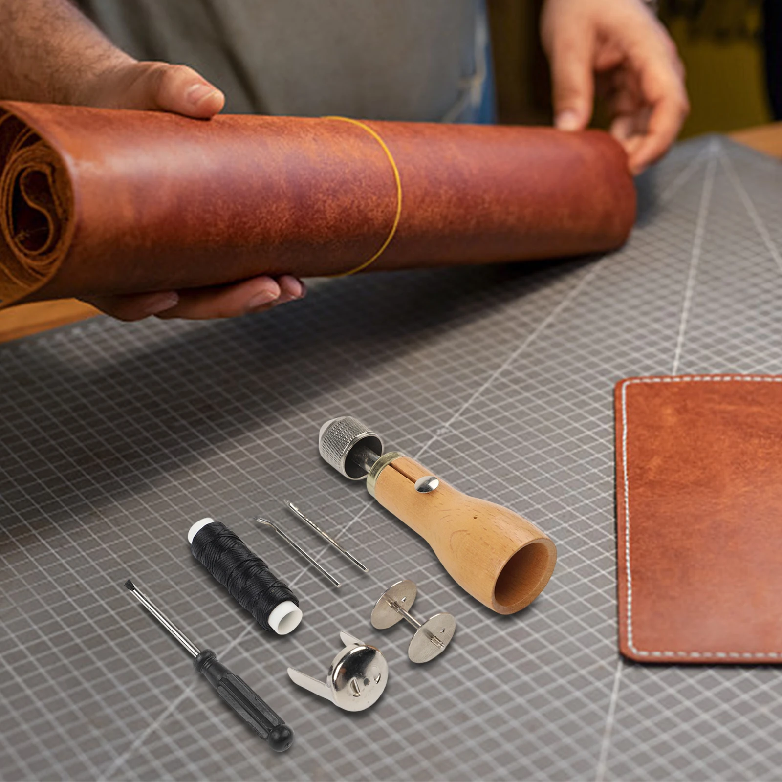 Ручная швейная машина для кожи с эргономичной деревянной ручкой и встроенным конусом для хранения игл для тяжелого изготовления кожи
Ручная швейная машина для кожи с эргономичной деревянной ручкой и встроенным конусом для хранения игл для тяжелого изготовления кожи