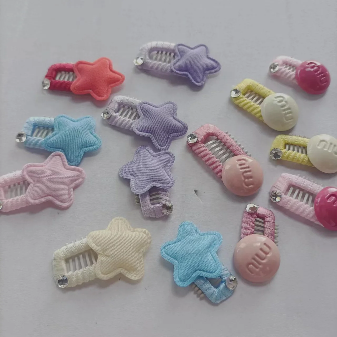 20pcs New Dogs Hairpin Grooming Accessories Hair Clip Pet BB Clip Hairpin Comb Point drill five-pointed star 2.3cm/ 2.8cm/3.2cm
20pcs New Dogs Hairpin Grooming Accessories Hair Clip Pet BB Clip Hairpin Comb Point drill five-pointed star 2.3cm/ 2.8cm/3.2cm