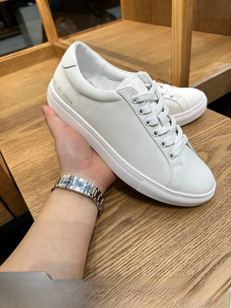 Limited Edition Casual Style Cowhide Leather Low Cut Board Shoes Unisex Summer Fashion Sneakers Flat Heel round Toe Plain Color
Limited Edition Casual Style Cowhide Leather Low Cut Board Shoes Unisex Summer Fashion Sneakers Flat Heel round Toe Plain Color