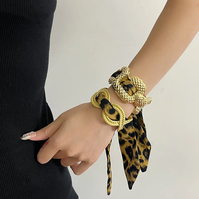 Vintage Luxury Gold Color Leopard Pattern Silk Scarf Open Bracelet
Vintage Luxury Gold Color Leopard Pattern Silk Scarf Open Bracelet