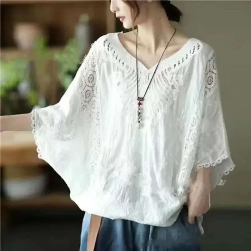 2024 New Summer Fashion All Cotton Hollow-out Hook Flower Bat Sleeve Top Loose Short Sleeve Temperament Art Smock T-shirt Woman
2024 New Summer Fashion All Cotton Hollow-out Hook Flower Bat Sleeve Top Loose Short Sleeve Temperament Art Smock T-shirt Woman