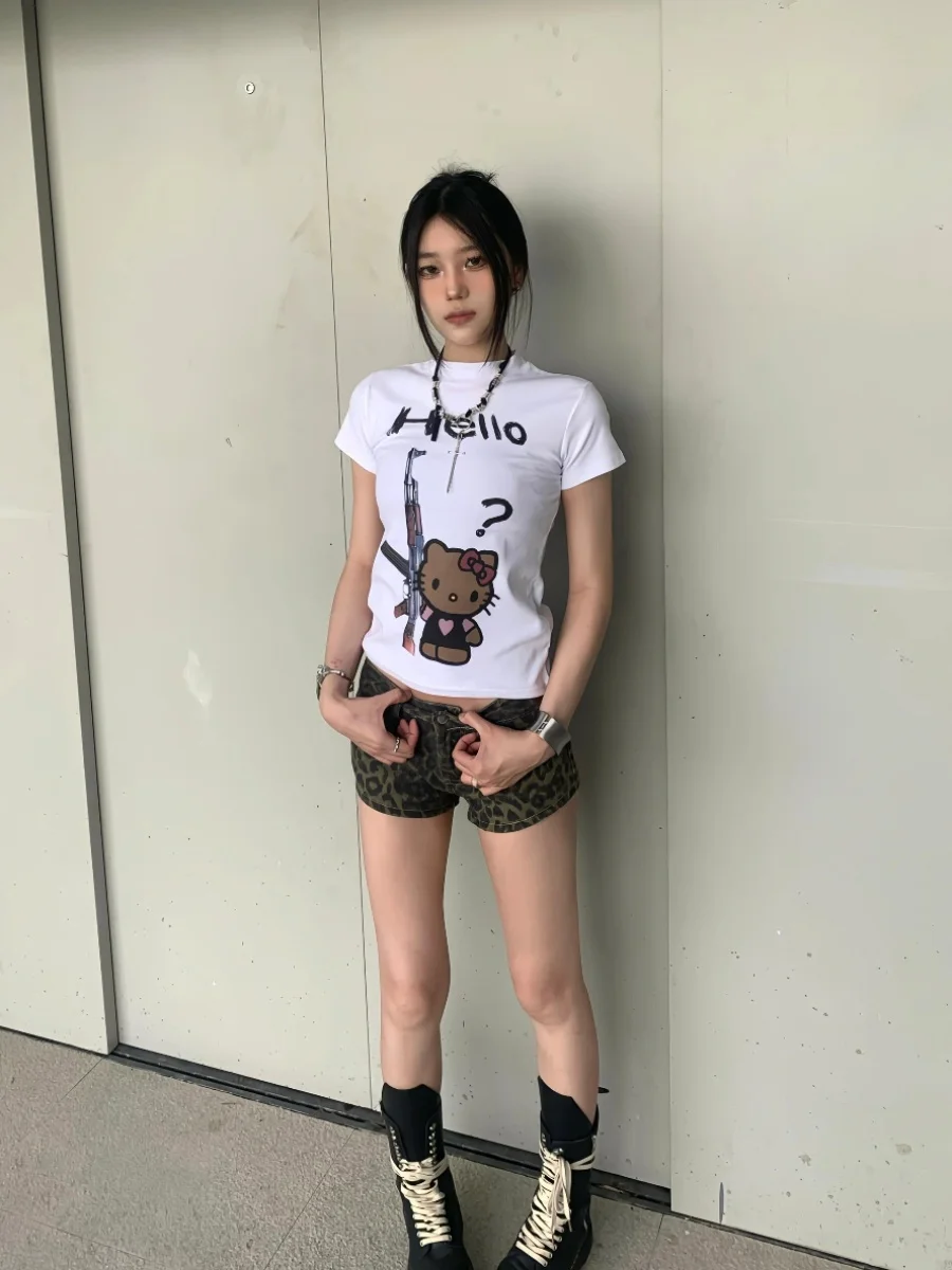 Джинсовые орты с низкой талией, женские облегающие орты с леопардовым принтом в стиле ретро, летние новые модные сексуальные девушки, облегающие орты с низкой талией
Джинсовые орты с низкой талией, женские облегающие орты с леопардовым принтом в стиле ретро, летние новые модные сексуальные девушки, облегающие орты с низкой талией