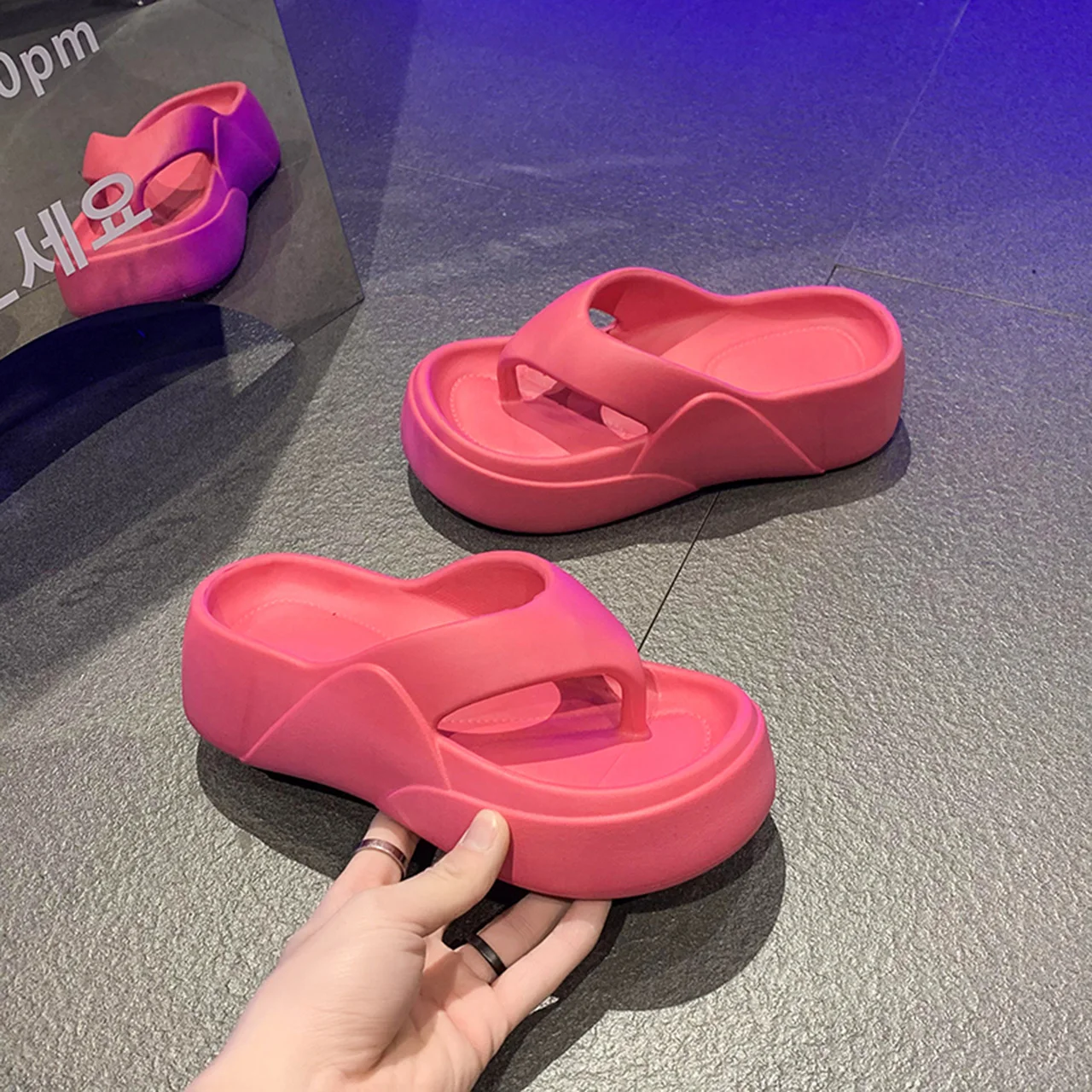 Women's Shoes 36-41 Comfortable Flip-Flops Simple Summer Sandals Bathroom Anti-slip Slippers New Hot Selling Casual Shoes
Women's Shoes 36-41 Comfortable Flip-Flops Simple Summer Sandals Bathroom Anti-slip Slippers New Hot Selling Casual Shoes