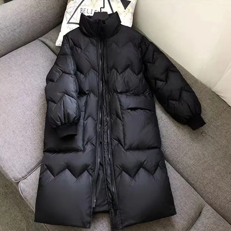 Новая зимняя пуховая куртка с хлопковой подкладкой, женская свободная куртка средней длины большого размера с утолщенным воротником-стойкой, однотонное пальто в корейском стиле
Новая зимняя пуховая куртка с хлопковой подкладкой, женская свободная куртка средней длины большого размера с утолщенным воротником-стойкой, однотонное пальто в корейском стиле