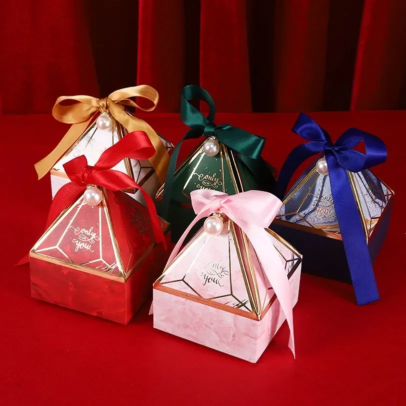 Creative Bronzing Gem Tower Candy Chocolate Box With Ribbon Bead Wedding Favor Decoration Baby Shower Packaging Party Supplies
Creative Bronzing Gem Tower Candy Chocolate Box With Ribbon Bead Wedding Favor Decoration Baby Shower Packaging Party Supplies