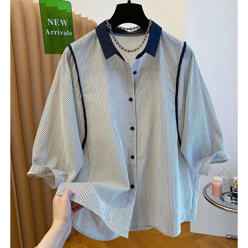 Literary Retro Shirt Women's Blouse 2026 Summer New Contrast Coat Striped Lapel Fashion Plus Size Ladies Overwear Tops
Literary Retro Shirt Women's Blouse 2026 Summer New Contrast Coat Striped Lapel Fashion Plus Size Ladies Overwear Tops
