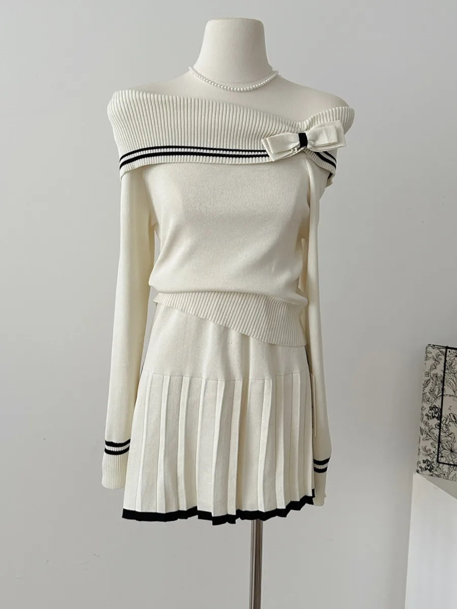 Autumn Preppy Style Knitted Two Piece Set Korean Sweet Striped Outfits Long Sleeve Bow Sweater Top And Pleated Mini Skirt Suit
Autumn Preppy Style Knitted Two Piece Set Korean Sweet Striped Outfits Long Sleeve Bow Sweater Top And Pleated Mini Skirt Suit