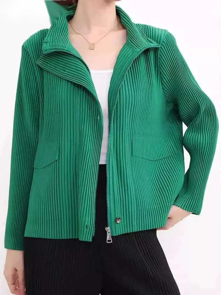 Pleated Stand Collar Jackets Women Full Sleeve Stand Collar Buttons Spliced Pockets New 2026 Versatile Clothing 17GIZIK
Pleated Stand Collar Jackets Women Full Sleeve Stand Collar Buttons Spliced Pockets New 2026 Versatile Clothing 17GIZIK