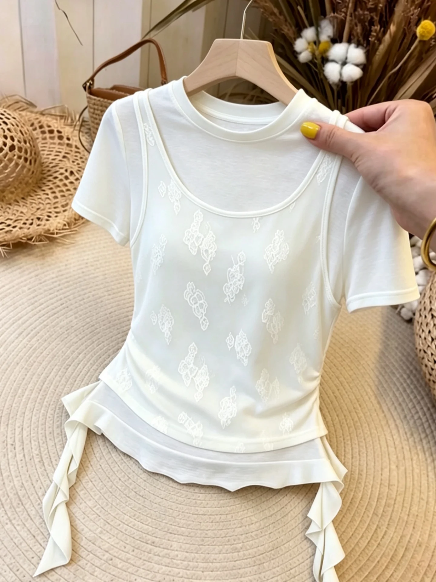 Fashionable Summer Short Sleeve T-Shirt Stylish Versatile Trendy Design Sensation Top Layered Look Slim Fit Korean Style Commute
Fashionable Summer Short Sleeve T-Shirt Stylish Versatile Trendy Design Sensation Top Layered Look Slim Fit Korean Style Commute