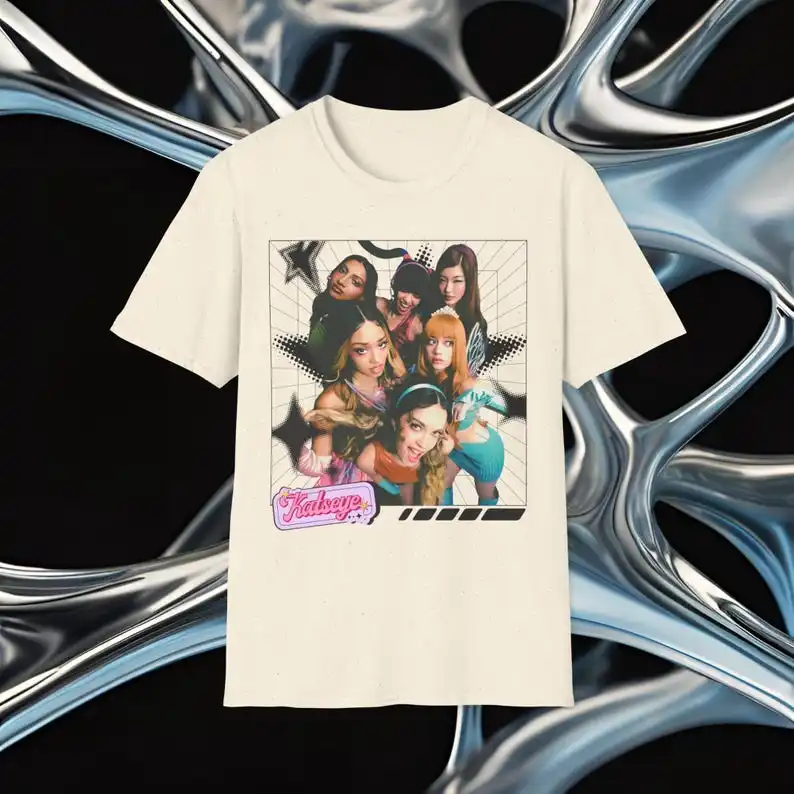 Katseye Y2K Star Unisex Graphic Print Tee Eyekon Design Graphic T-shirt Softstyle Shirt Vintage Style Top Fashion Trendy T-shirt
Katseye Y2K Star Unisex Graphic Print Tee Eyekon Design Graphic T-shirt Softstyle Shirt Vintage Style Top Fashion Trendy T-shirt