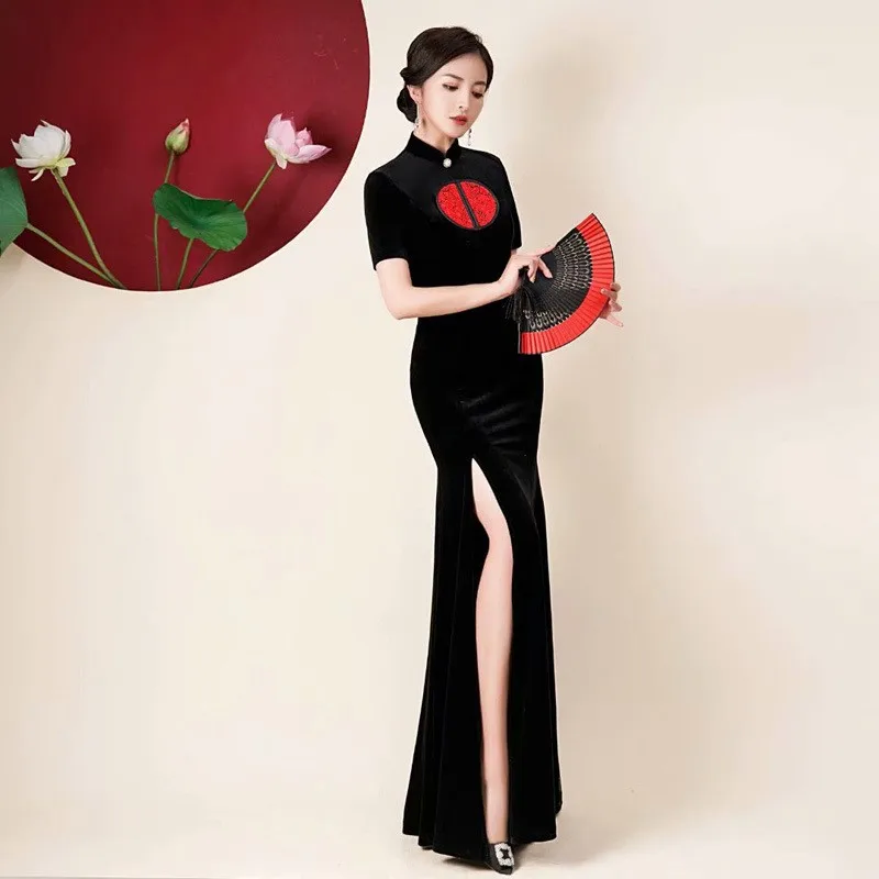 Velvet fashion show cheongsam dress long performance elegant Chinese style black short-sleeved
Velvet fashion show cheongsam dress long performance elegant Chinese style black short-sleeved