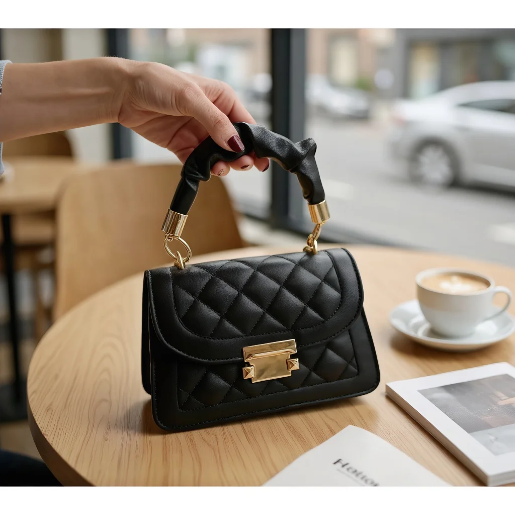 Women's Mini Rhomboid Chain Purse - PU Leather Designer Crossbody Bag with Adjustable Strap
Women's Mini Rhomboid Chain Purse - PU Leather Designer Crossbody Bag with Adjustable Strap