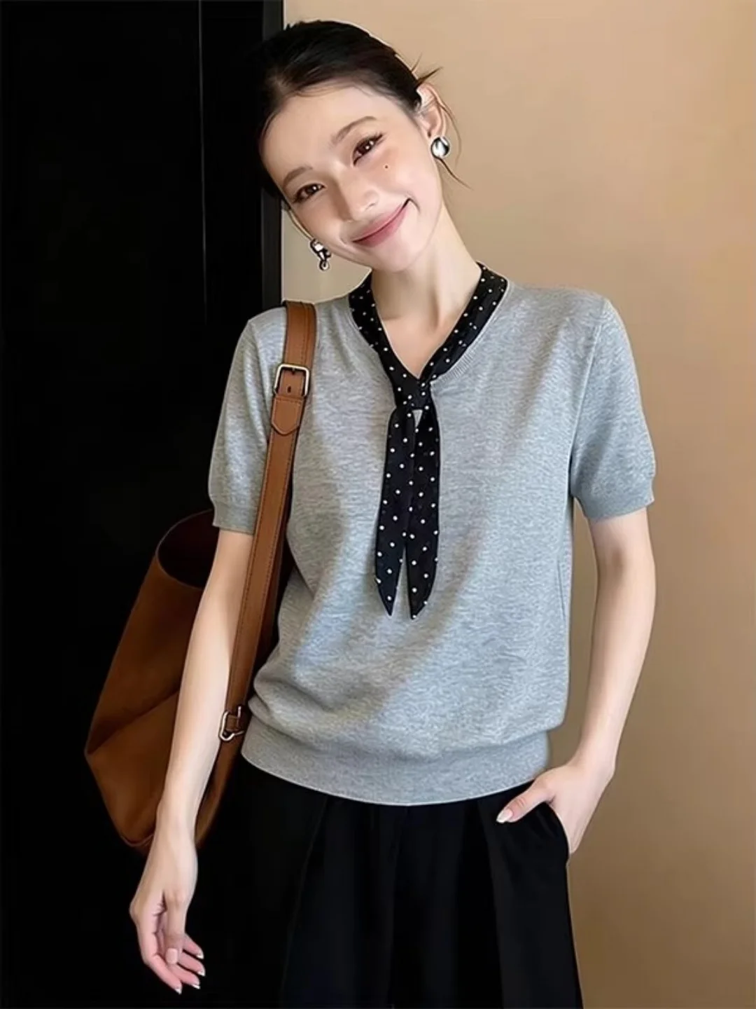 Grey Polka Dot Sash Ice Silk Knitted Short Sleeve T-Shirt Women Summer Thin Shoulder Fit Upper Body Casual Style
Grey Polka Dot Sash Ice Silk Knitted Short Sleeve T-Shirt Women Summer Thin Shoulder Fit Upper Body Casual Style